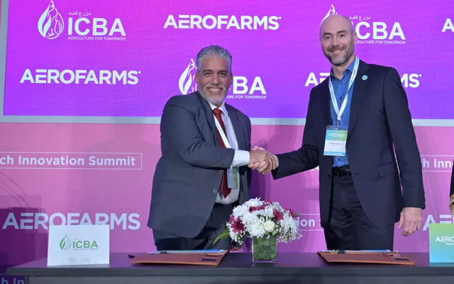وقع على مذكرة التفاهم الدكتور أوغستو بيسيرا لوبيز لافاجي، كبير الخبراء في إكبا، والسيد ديفيد روزنبرغ، الشريك المؤسس والرئيس التنفيذي لشركة AeroFarms، وذلك خلال قمة AeroFarmsAeroFarms 2nd Annual AgTech Innovation Summit التي عُقدت في أبو ظبي، بدولة الإمارات العربية المتحدة، خلال شهر فبراير 2023.