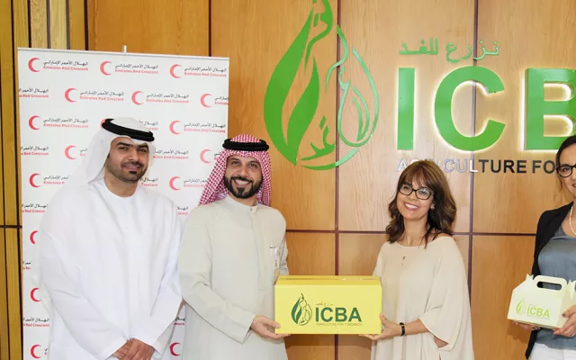 تماشياً مع روح الفعاليات المنفذة خلال عام زايد ، أقدم المركز الدولي للزراعة الملحية (إكبا) على التبرع بكمية تزيد عن 500 كغ من التمور لصالح  هيئة الهلال الأحمر الإماراتي.