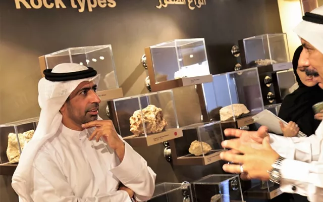 وخلال زيارته لإكبا، تجول الوفد برئاسة سعادة سلطان الشامسي، مساعد وزیر الخارجیة والتعاون الدولي لشؤون التنمیة الدولیة في دولة الإمارات العربية المتحدة، في منشآت المركز البحثية وحقول التجارب. وقد رافق سعادة سلطان الشامسي البروفسور عبد الرحمن سلطان الشرهان، رئيس مجلس إدارة إكبا إلى جانب الدكتورة اسمهان الوافي، مدير عام إكبا وعدد من خبراء المركز.