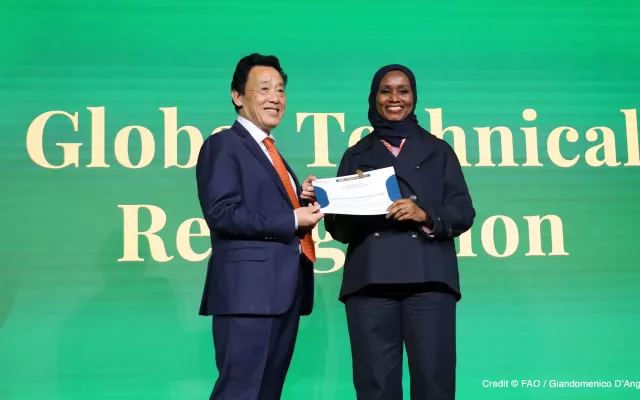 The recognition was presented by Dr. Qu Dongyu, FAO Director-General, to Dr. Tarifa Alzaabi, Director General of ICBA, acknowledging the Center’s leadership in developing sustainable, climate-resilient agriculture in saline and arid environments. Photo Credit © FAO / Giandomenico D’Angelo.