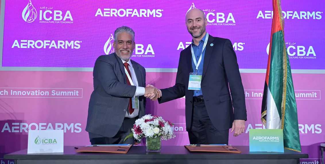 وقع على مذكرة التفاهم الدكتور أوغستو بيسيرا لوبيز لافاجي، كبير الخبراء في إكبا، والسيد ديفيد روزنبرغ، الشريك المؤسس والرئيس التنفيذي لشركة AeroFarms، وذلك خلال قمة AeroFarmsAeroFarms 2nd Annual AgTech Innovation Summit التي عُقدت في أبو ظبي، بدولة الإمارات العربية المتحدة، خلال شهر فبراير 2023.